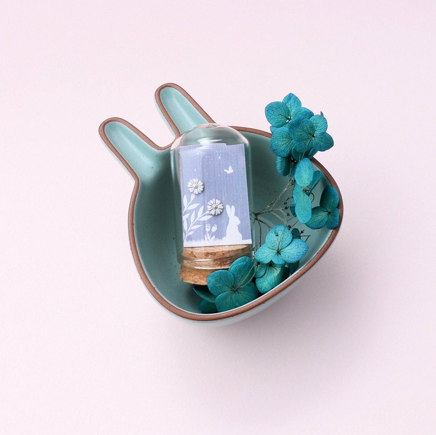 BUNNY GRAPHIC White Enamel Daisy Flower Earrings