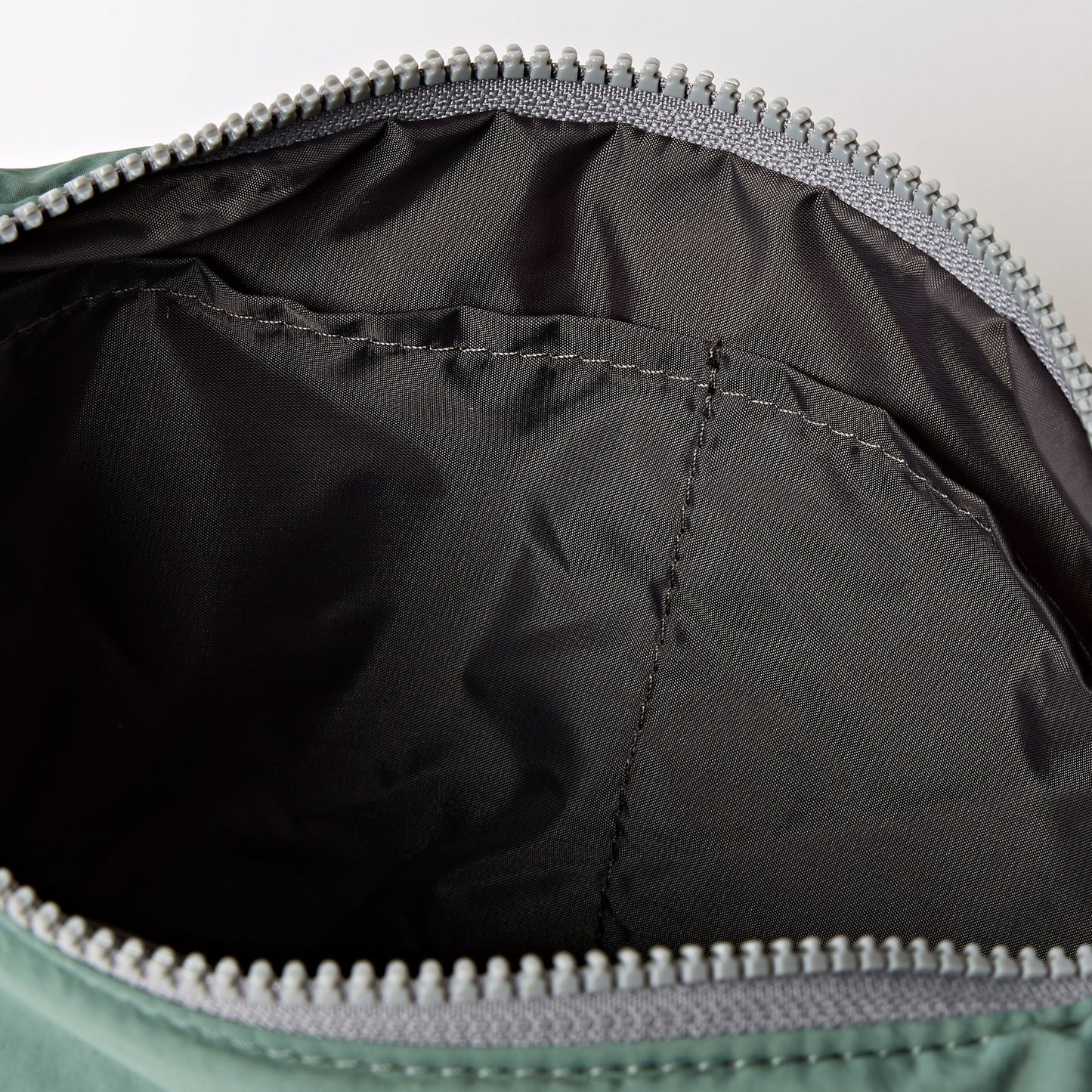 Roka Farringdon - Arctic Taslon