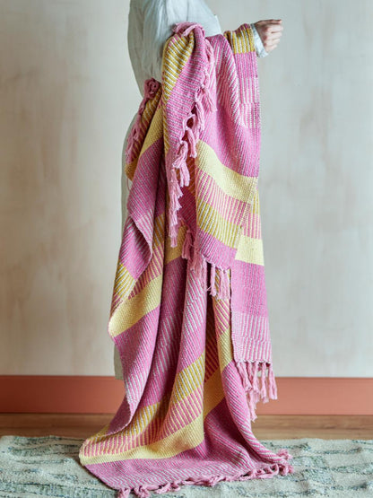 Isnel Recycled Throw - Pink
