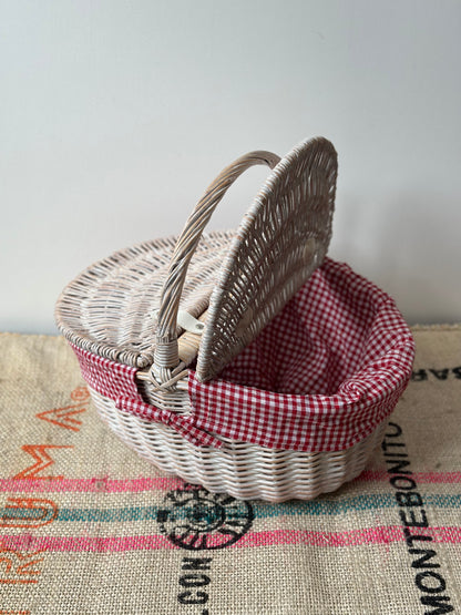 Oval Picnic Basket With Blue & White Checked Lining